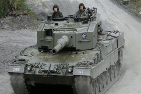 世界十大坦克 T80主战坦克超凶猛，我国两个上榜