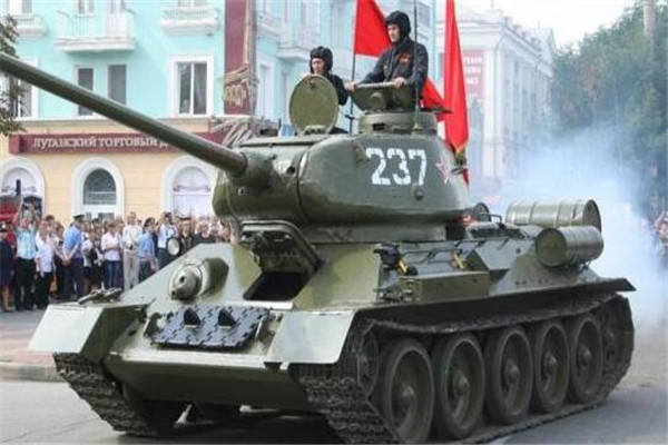 世界十大坦克 T80主战坦克超凶猛，我国两个上榜