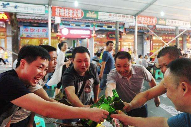 郑州最有名夜市小吃街 深夜食堂，正宗的河南美食